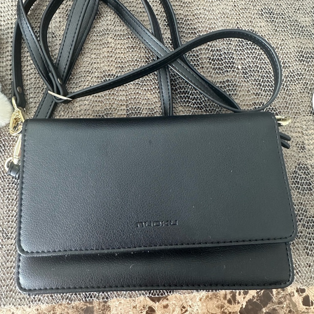 Nuoku  Elegant Black Crossbody Bag